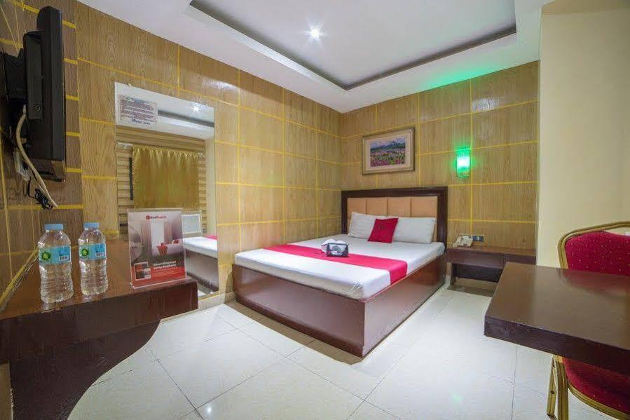 Reddoorz At Winter Hotel Araneta 奎松市 外观 照片