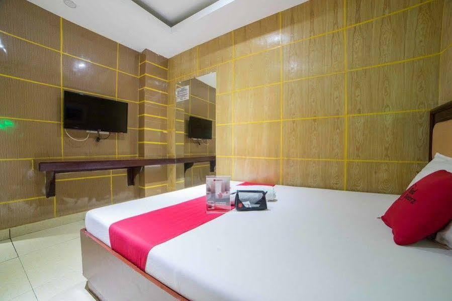 Reddoorz At Winter Hotel Araneta 奎松市 外观 照片