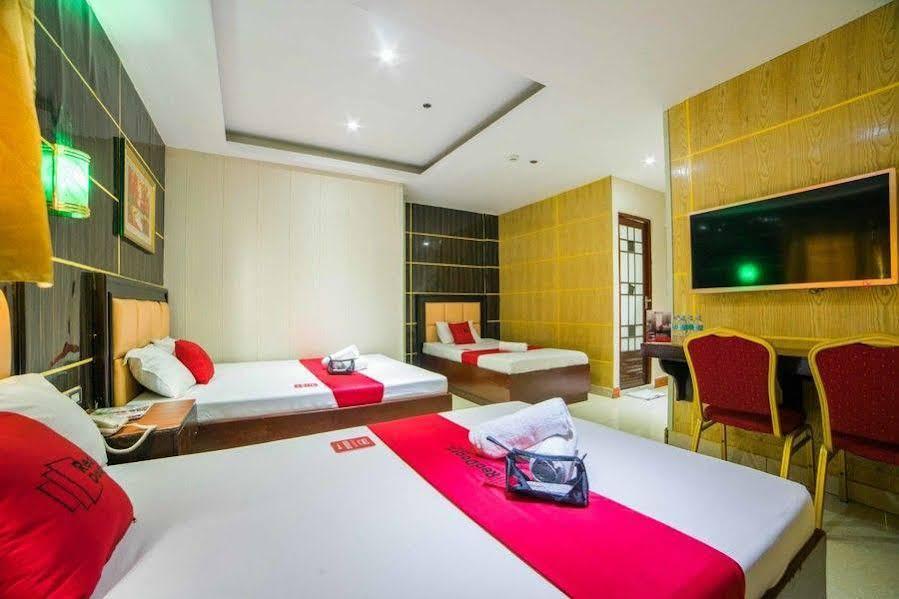 Reddoorz At Winter Hotel Araneta 奎松市 外观 照片