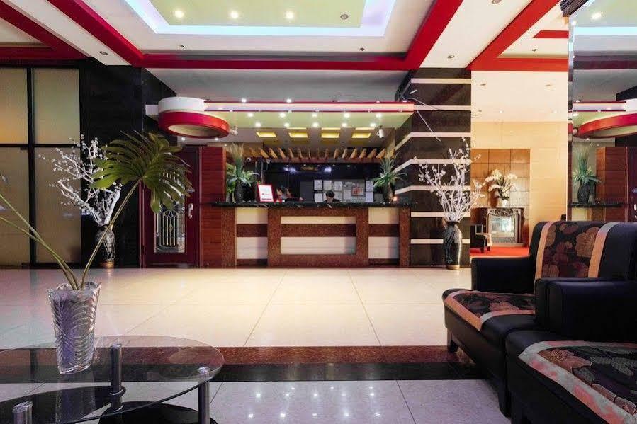 Reddoorz At Winter Hotel Araneta 奎松市 外观 照片