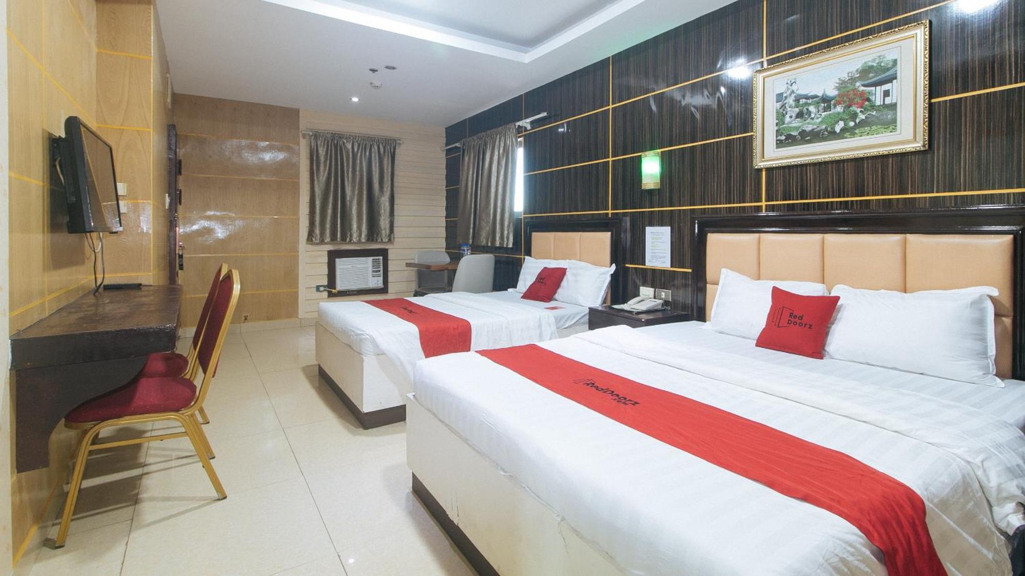 Reddoorz At Winter Hotel Araneta 奎松市 外观 照片