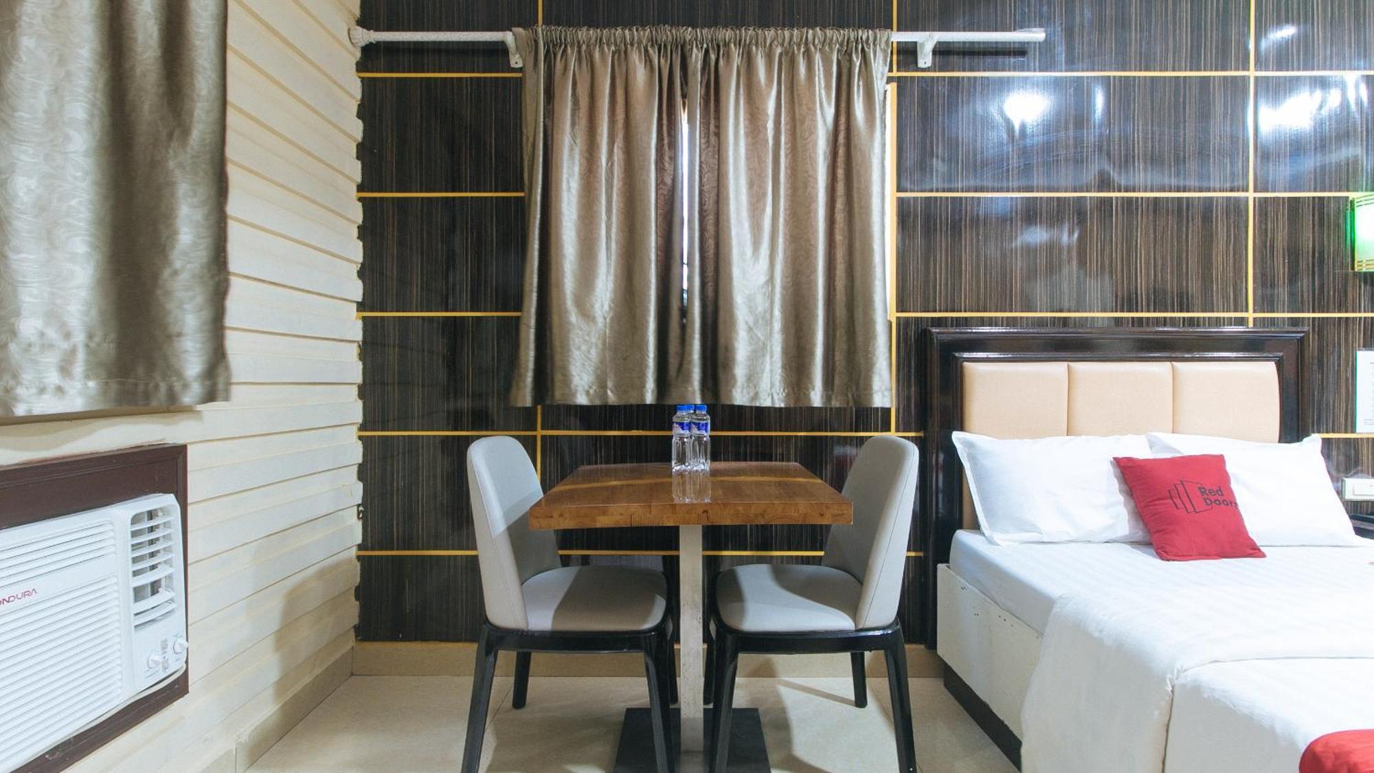 Reddoorz At Winter Hotel Araneta 奎松市 外观 照片